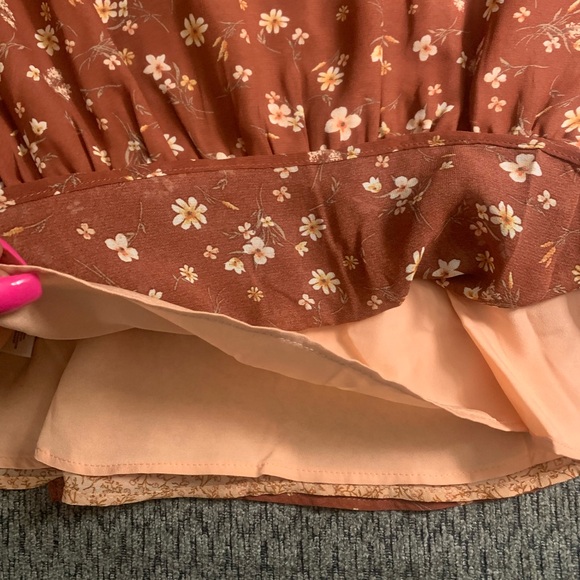 EUC Juniors Paper Crane Double Print Faux Wrap Peplum Top Size XS - Picture 6 of 9